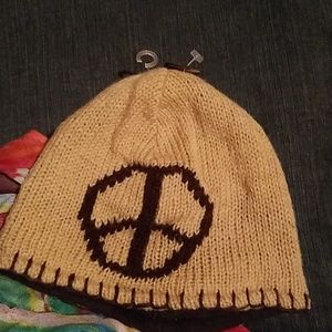 Knitted hat 100% wool NWT